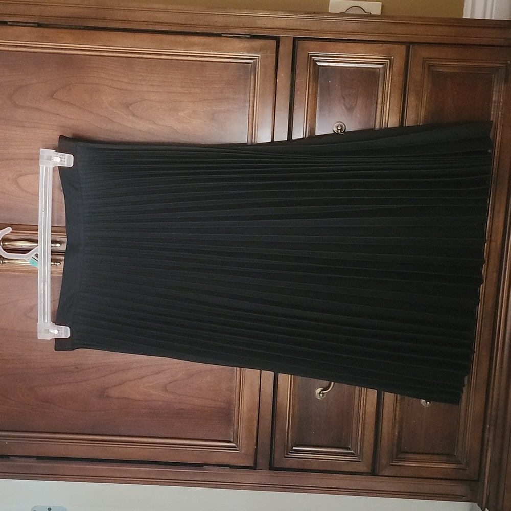Thick Accordion Pleated Midi Skirt